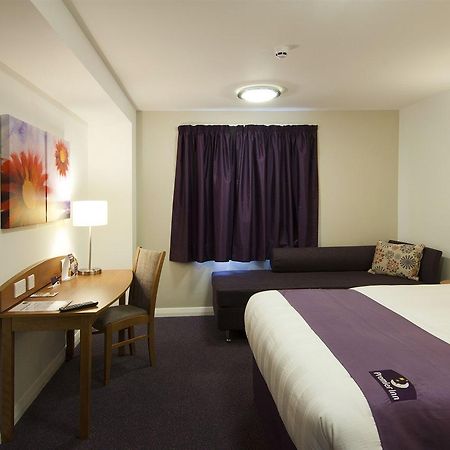 Premier Inn 비세스터 외부 사진