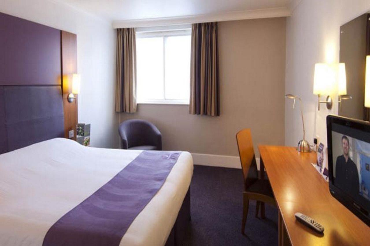 Premier Inn 비세스터 외부 사진