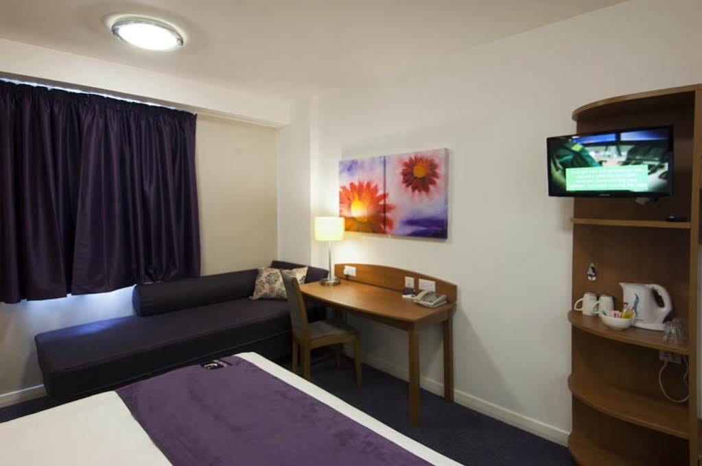 Premier Inn 비세스터 외부 사진