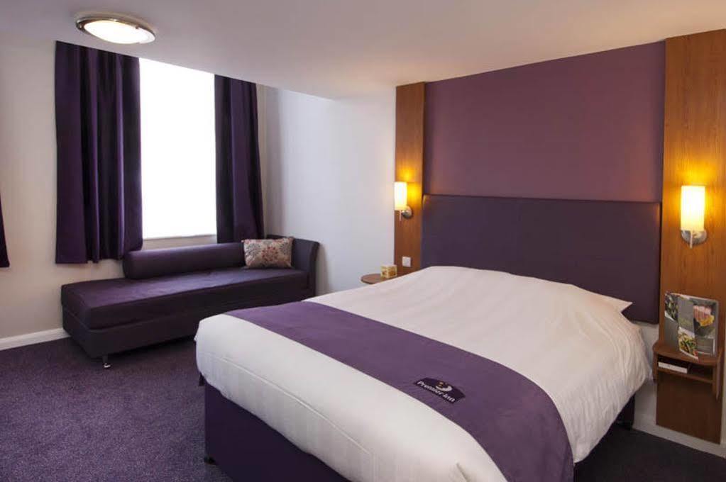 Premier Inn 비세스터 외부 사진