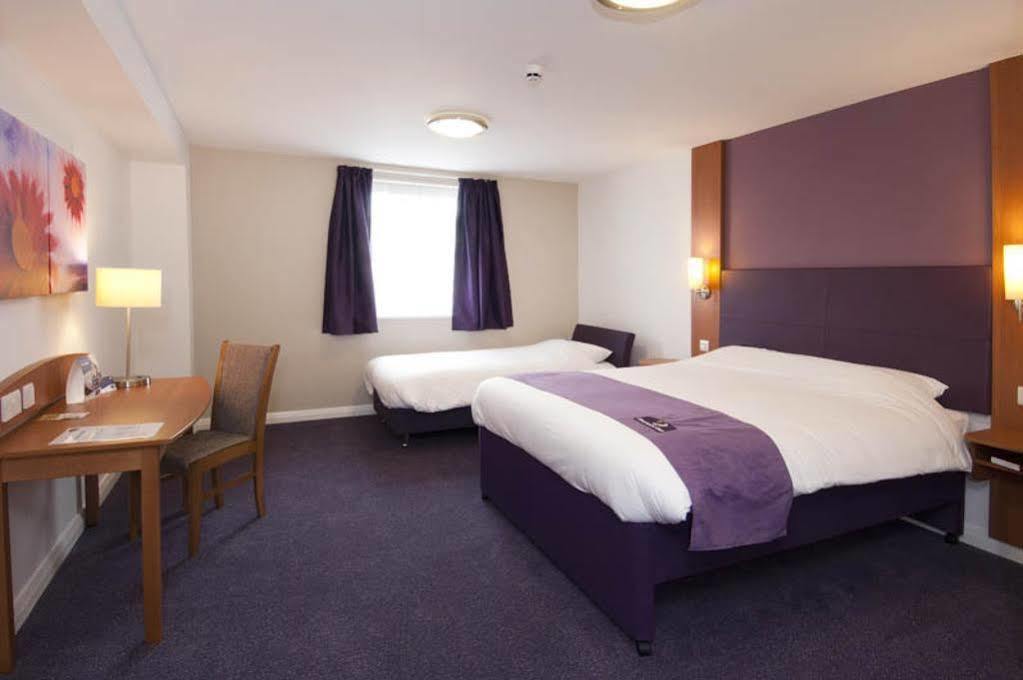 Premier Inn 비세스터 외부 사진