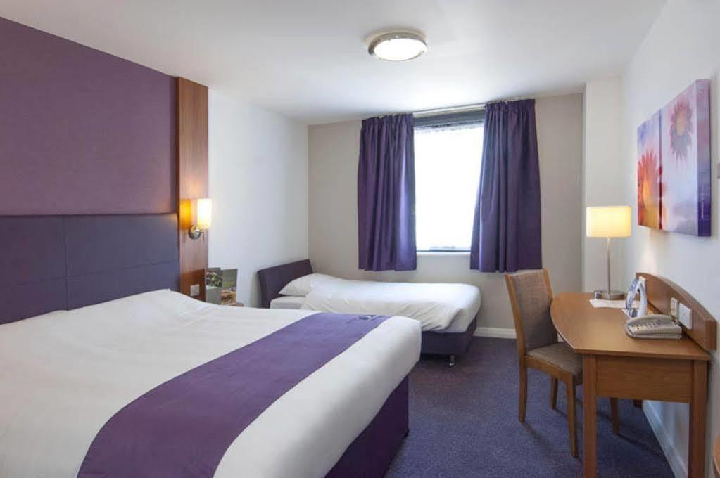 Premier Inn 비세스터 외부 사진