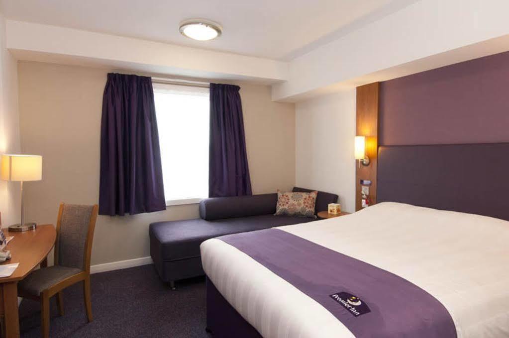 Premier Inn 비세스터 외부 사진