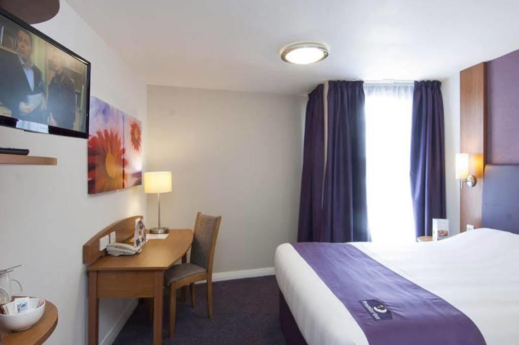 Premier Inn 비세스터 외부 사진