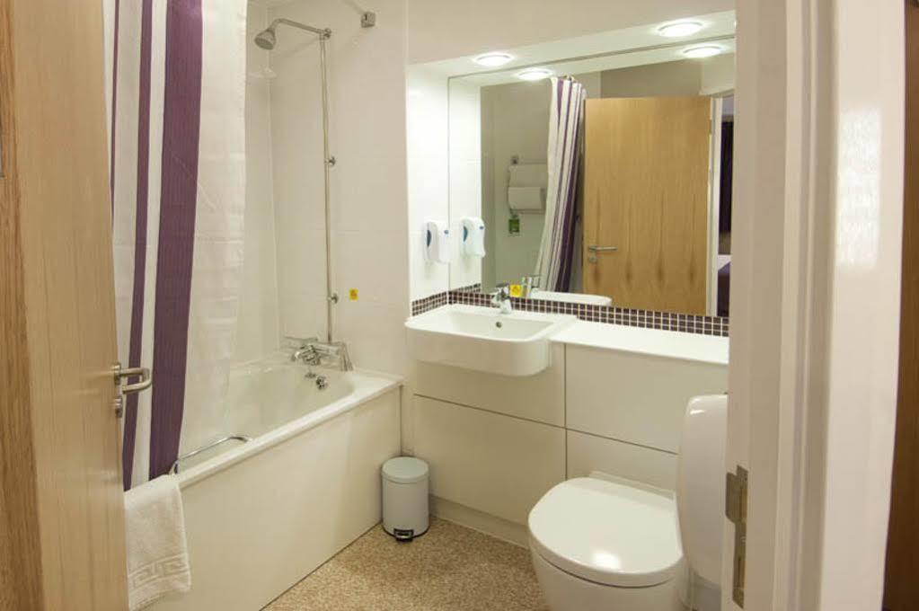 Premier Inn 비세스터 외부 사진