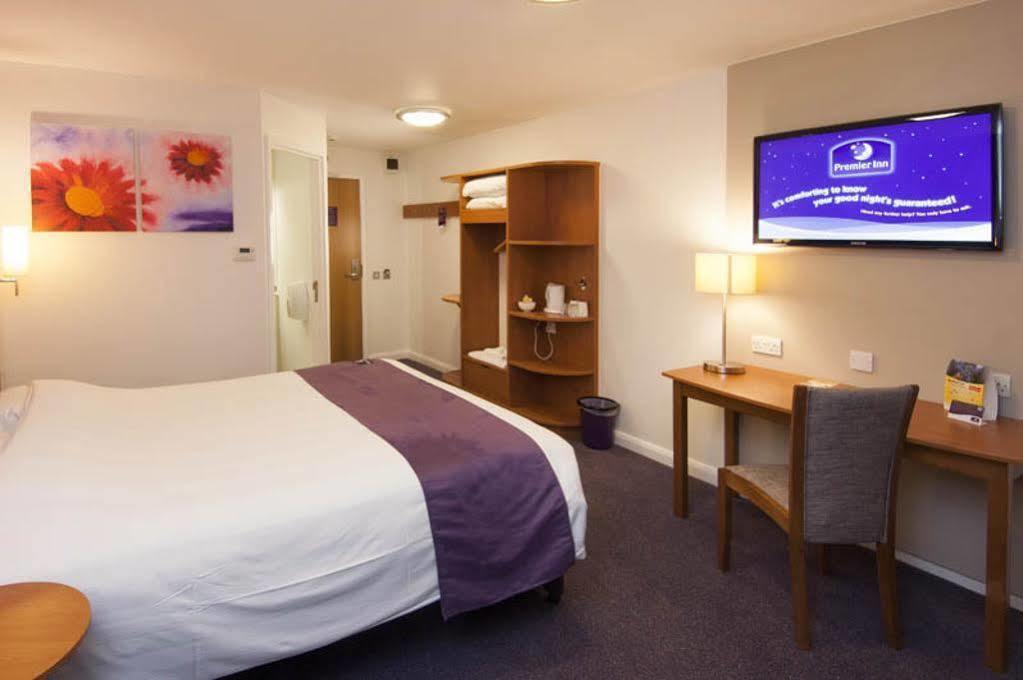 Premier Inn 비세스터 외부 사진
